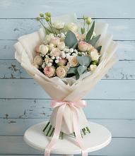 Букет цветов из:  Розы и Лизиантусы в Задоно-Кагальницкой