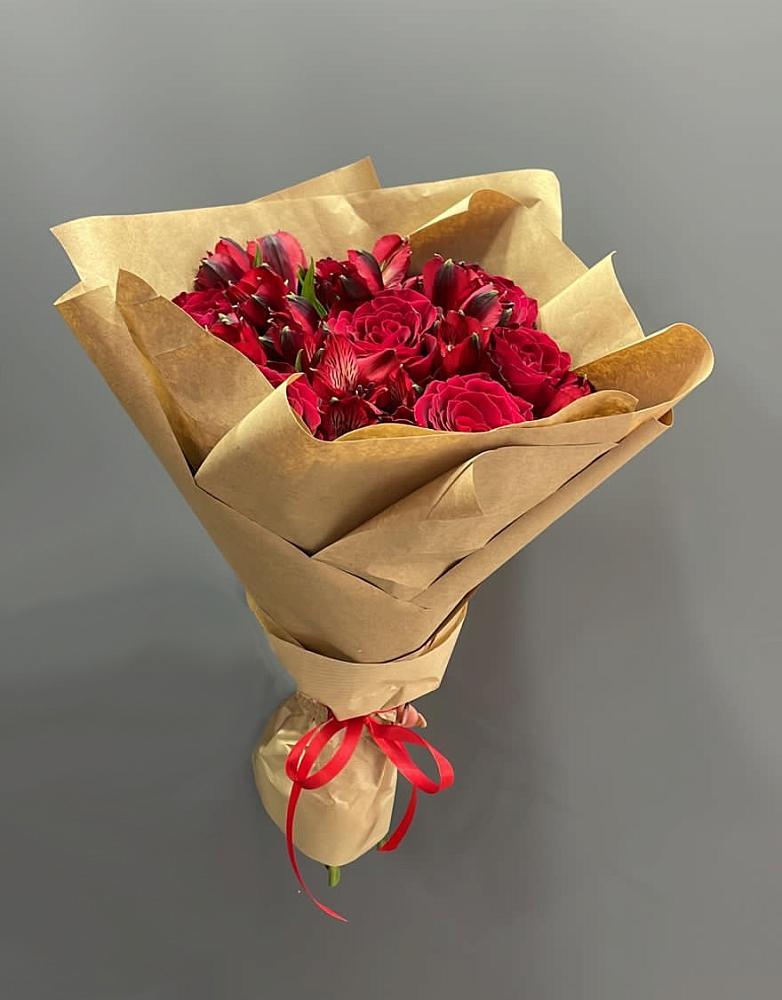 Букет цветов из: Альстромерии и Розы в Задоно-Кагальницкой