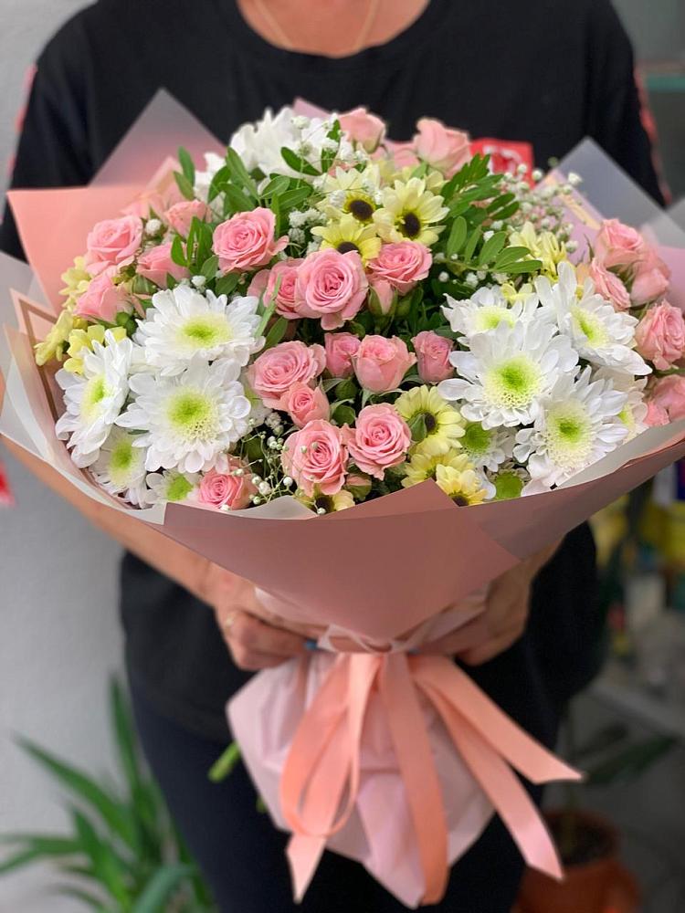 Букет цветов из: Розы и Хризантемы в Задоно-Кагальницкой