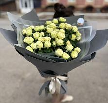 Букет Белые кустовые розы Солинеро в Задоно-Кагальницкой