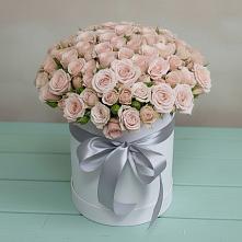 Цветочная композиция из Розы в шляпной коробке в Задоно-Кагальницкой