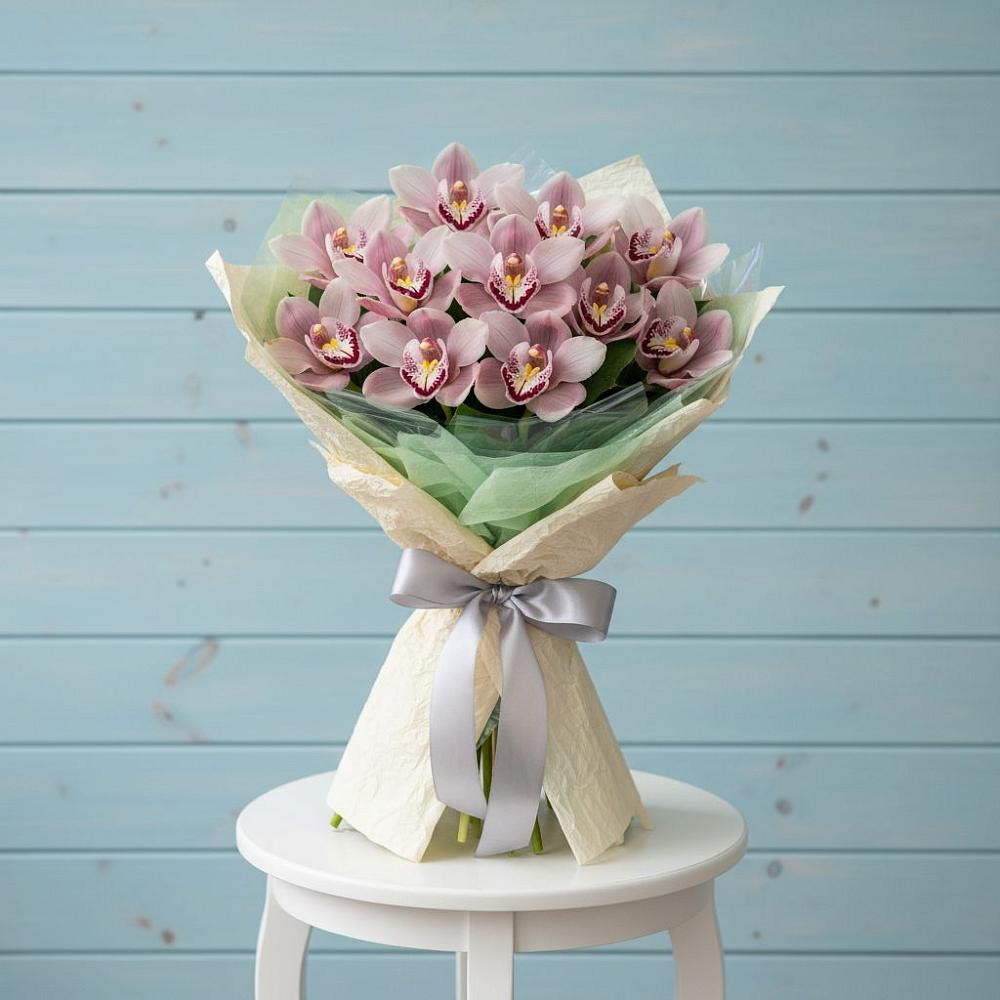 Букет цветов из: Орхидеи и Розы в Задоно-Кагальницкой