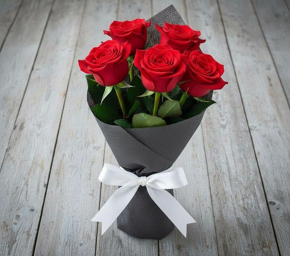 Букет 5 Красных роз Эдлесс Лав в Задоно-Кагальницкой