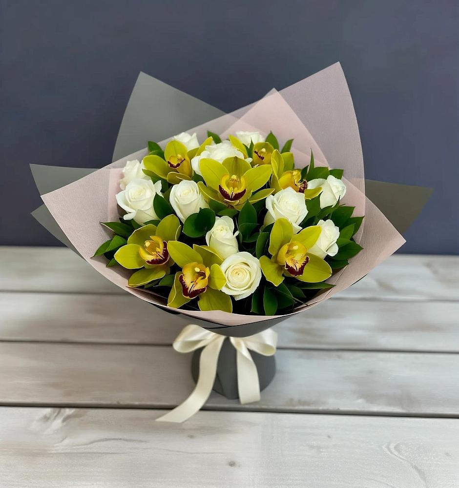 Букет цветов из: Орхидеи и Розы в Задоно-Кагальницкой