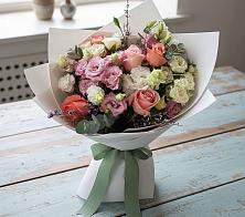 Букет цветов из:  Розы, Лизиантусы и Гвоздики в Задоно-Кагальницкой