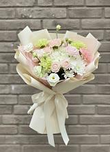 Букет цветов из:  Гвоздики, Розы, Лизиантусы и Хризантемы в Задоно-Кагальницкой