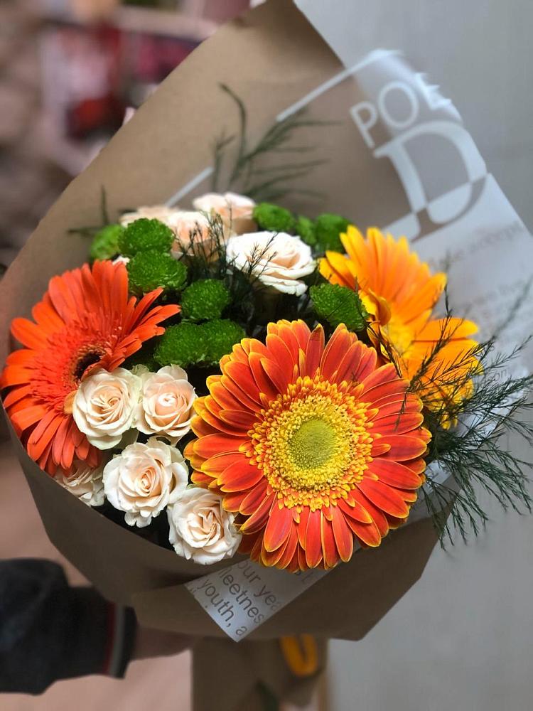 Букет цветов из: Герберы, Хризантемы и Розы в Задоно-Кагальницкой