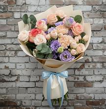 Букет цветов из:  Розы, Лизиантусы и Гвоздики в Задоно-Кагальницкой