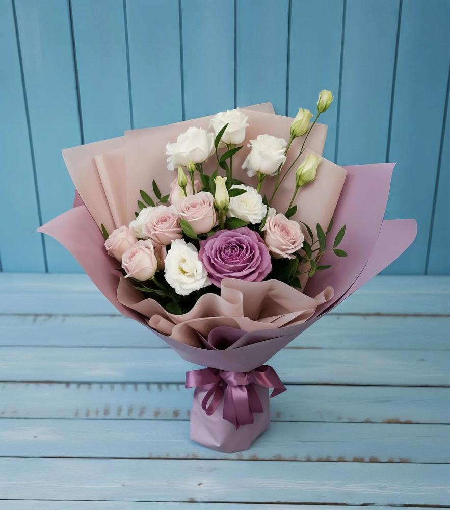 Букет цветов из: Розы и Лизиантусы в Задоно-Кагальницкой