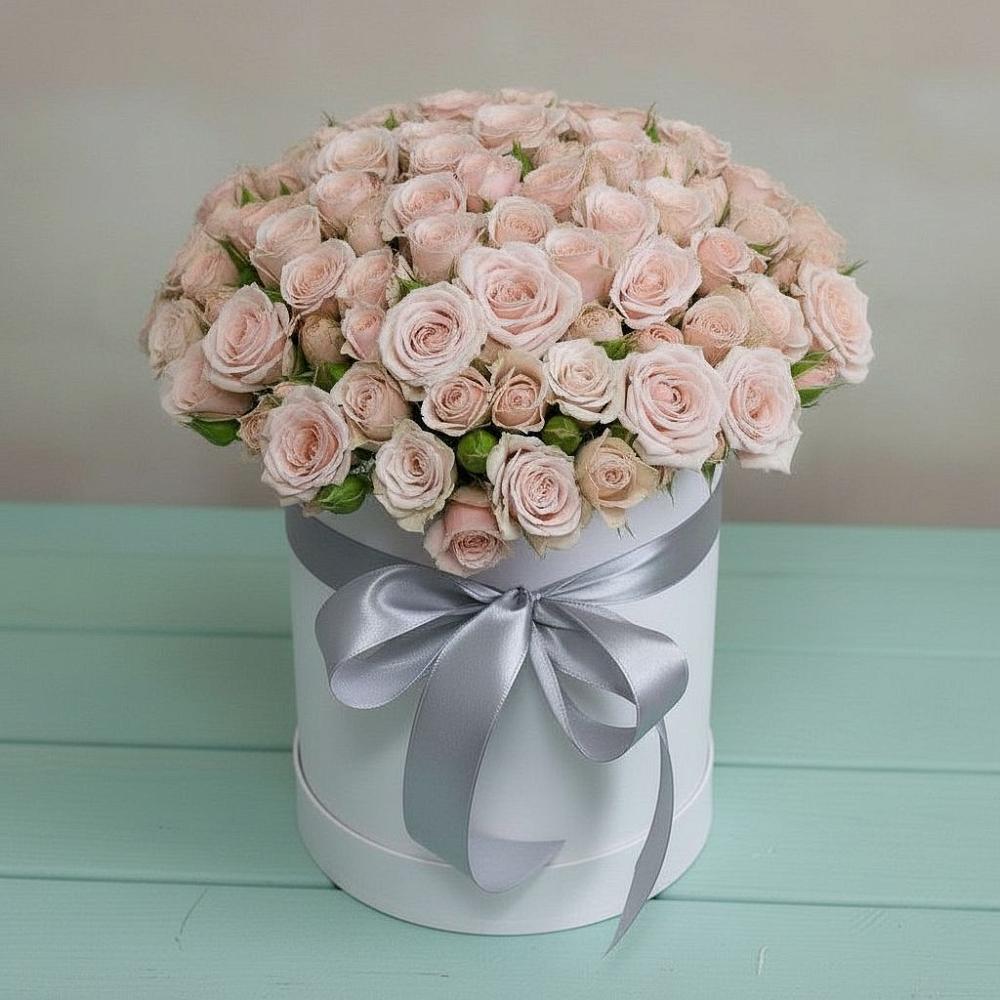 Цветочная композиция из Розы в шляпной коробке в Задоно-Кагальницкой