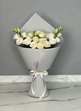 Букет цветов из:  Розы и Лизиантусы в Задоно-Кагальницкой